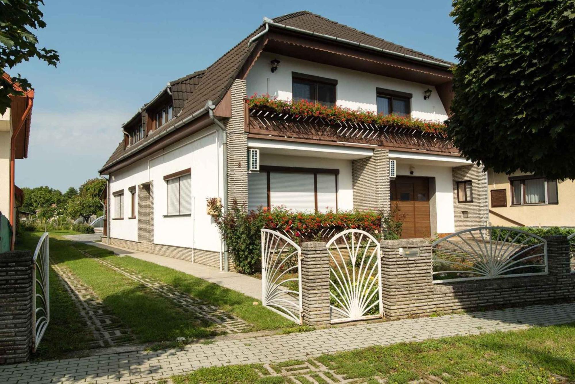 Apartment In Balatonkeresztur 48113 Exterior photo