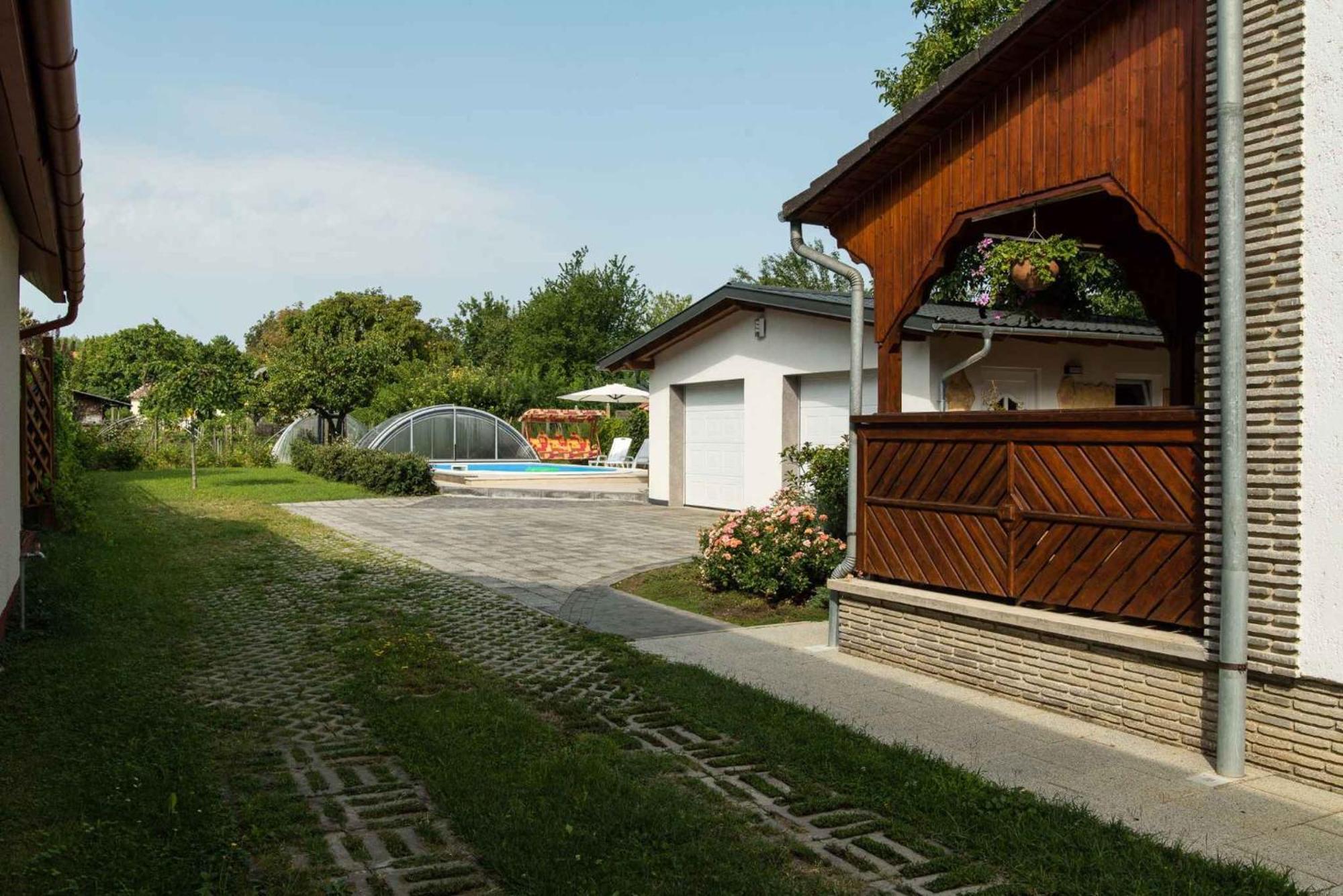 Apartment In Balatonkeresztur 48113 Exterior photo