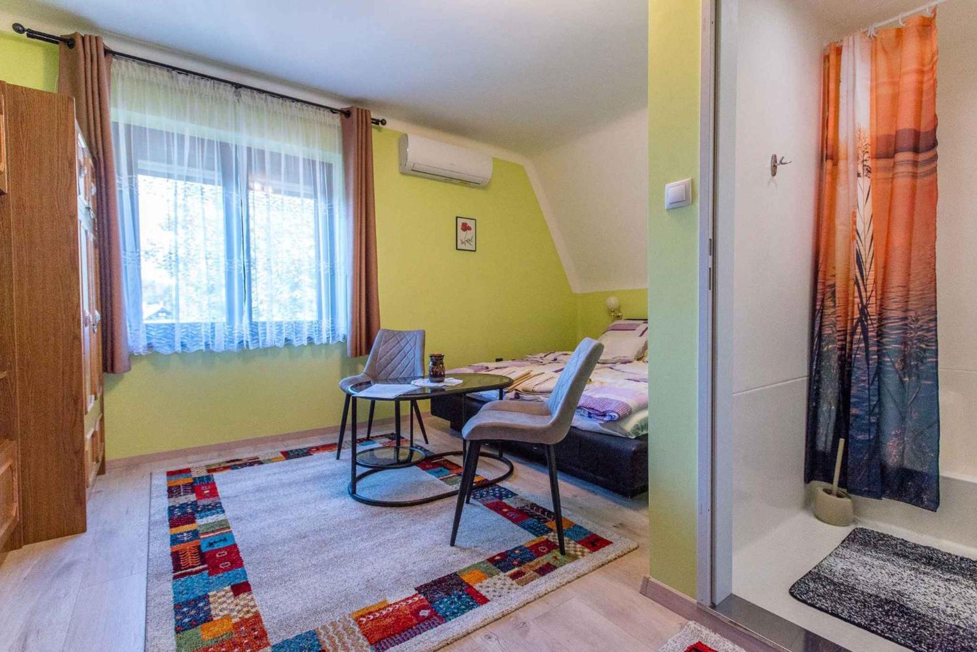 Apartment In Balatonkeresztur 48113 Exterior photo
